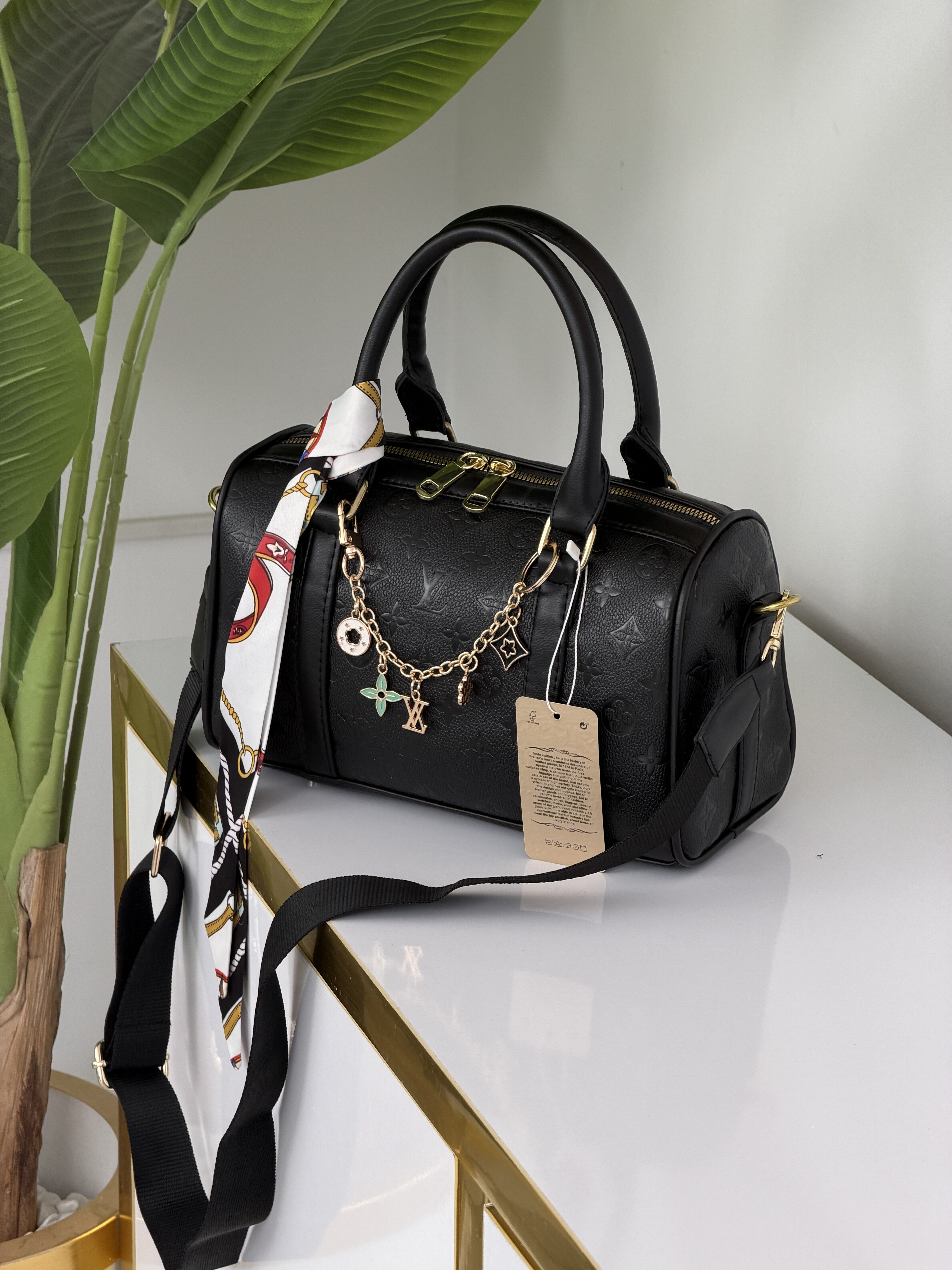 کیف صندوقی لویی ویتون 811