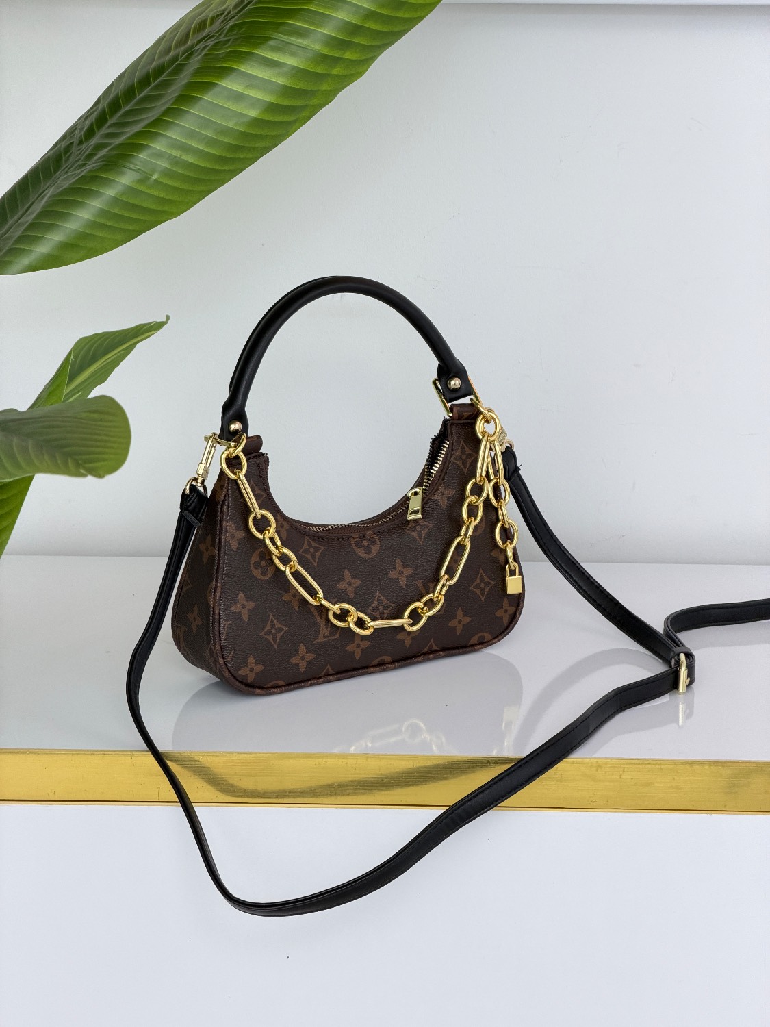 کیف دخترانه پاسپورتی لویی ویتون821